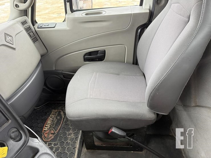 2010-international-prostar-image-17