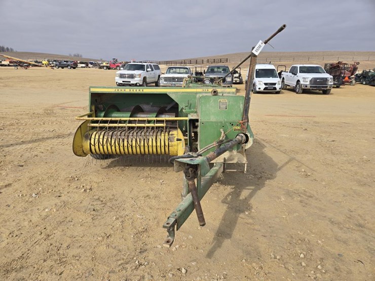 john-deere-336-image-2