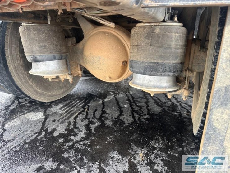 2007-sterling-l9000-4000-gallon-t/a-water-truck-image-14