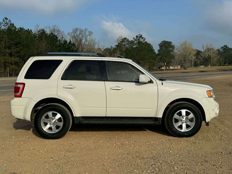 2010-ford-escape-image-6