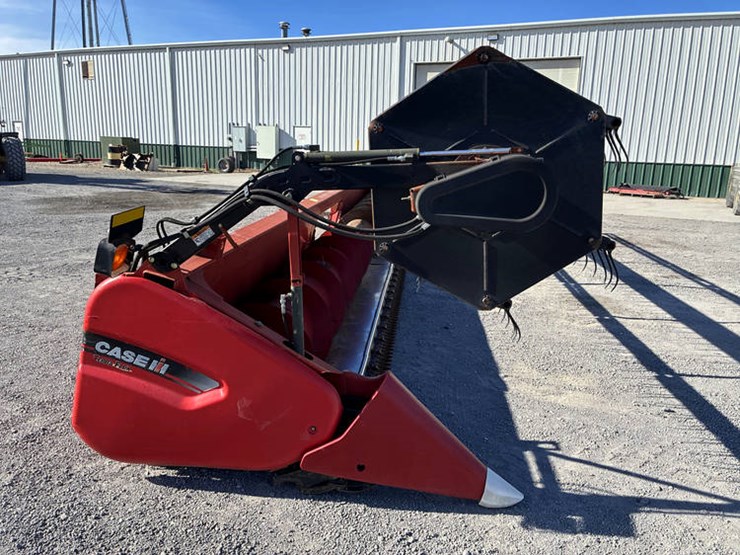 2011-case-ih-3020-image-1