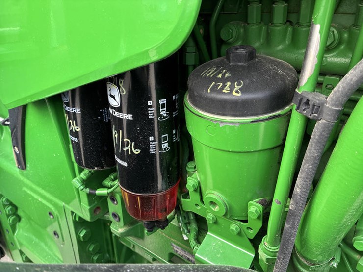 2012-john-deere-8260r-image-57