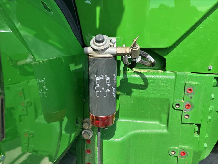 2021-john-deere-8rx-370-image-22