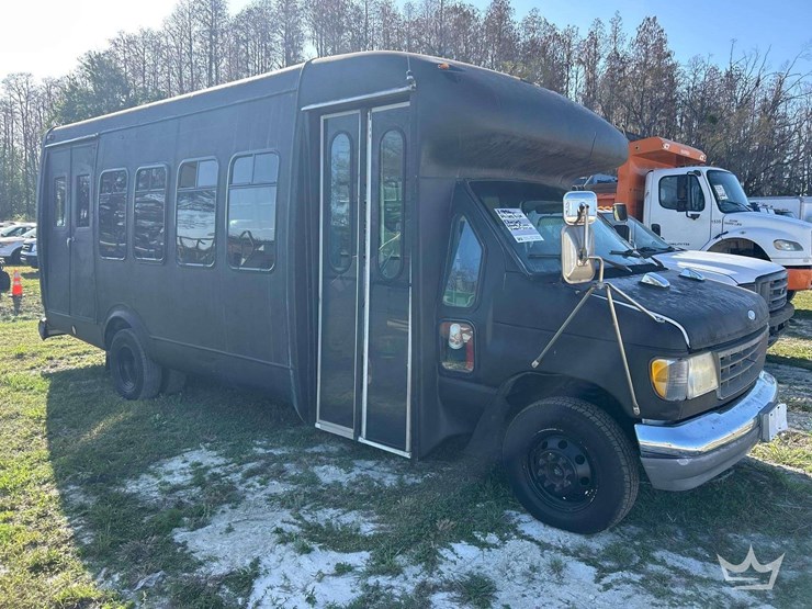 1996-ford-e450-image-2