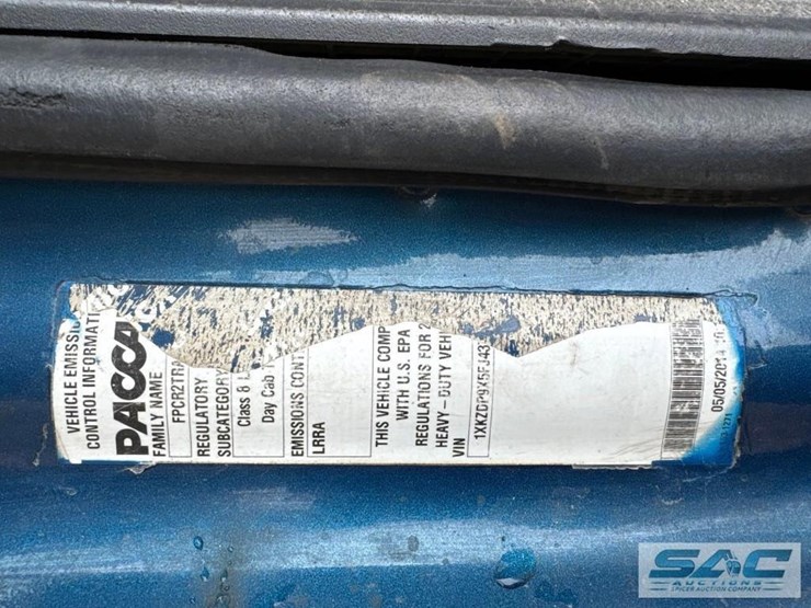 2015-kenworth-t880-image-28