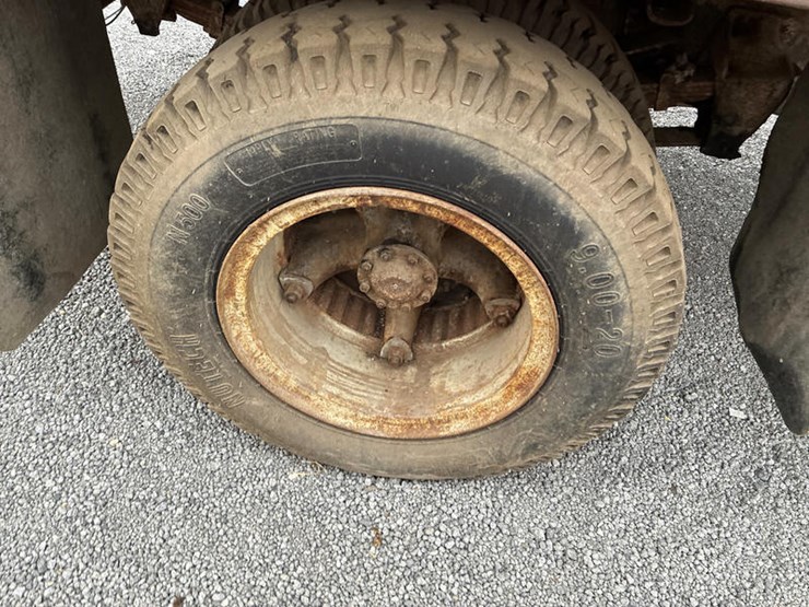 1975-ford-f600-image-16