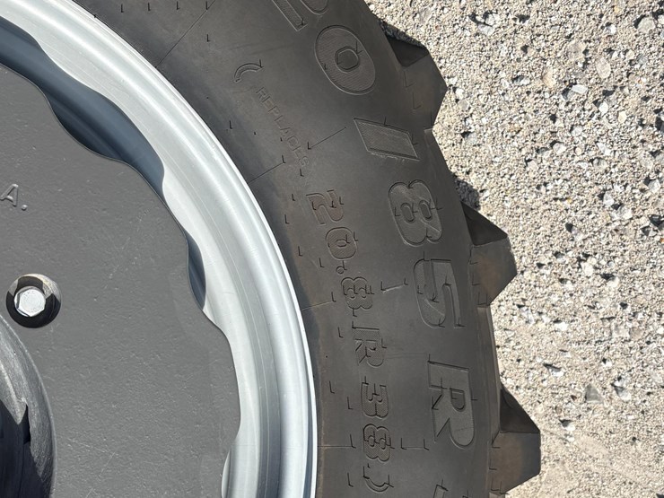 2021-massey-ferguson-7715s-image-9