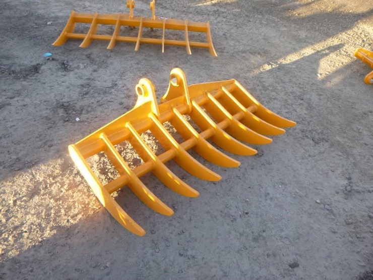 caterpillar-303-image-2