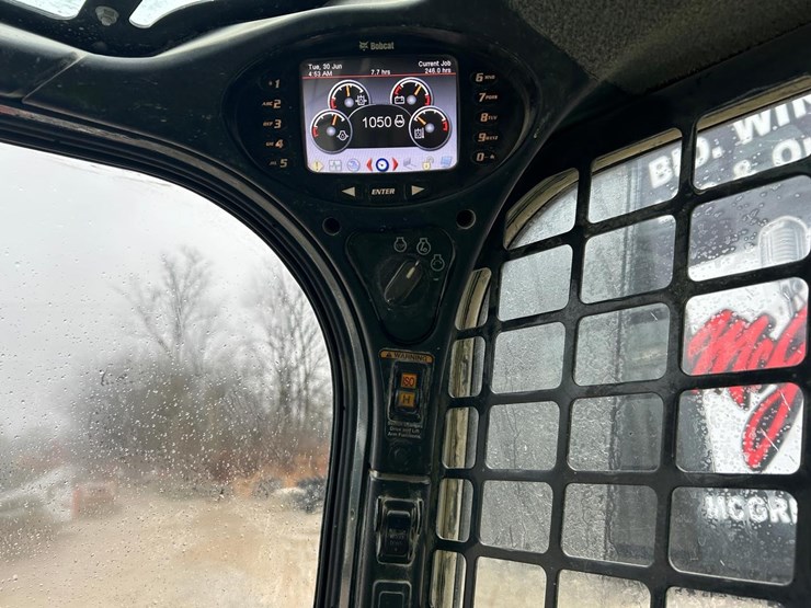 2019-bobcat-t870-image-28