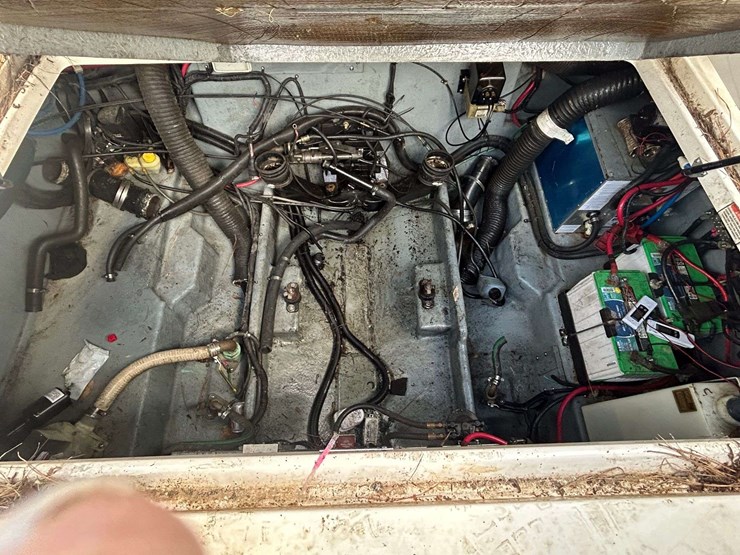 sea-ray-270-sundancer-boat-image-25