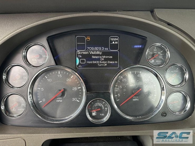 2015-kenworth-t880-image-11