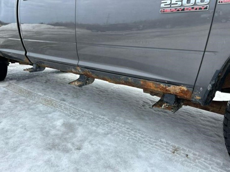 2014-ram-2500-hd-image-46