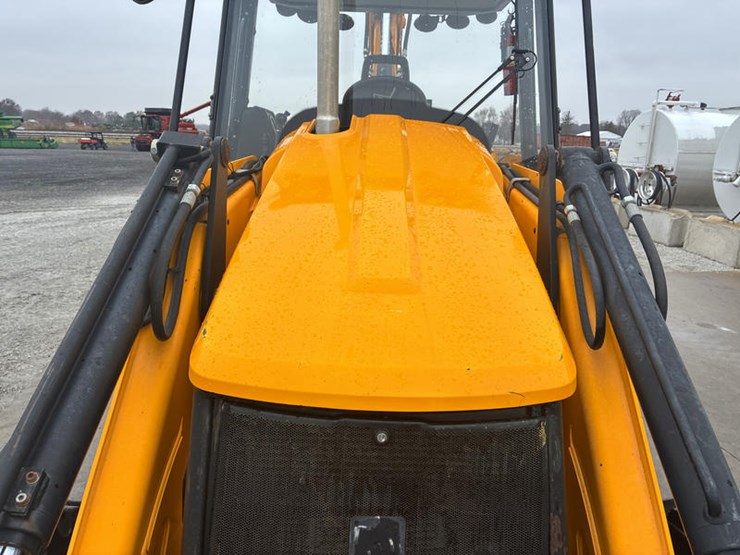 2019-jcb-3cx-image-22
