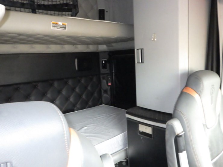 2022-kenworth-t680-image-6