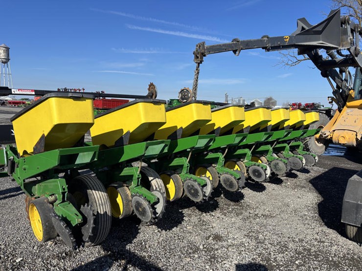 john-deere-7000-image-7