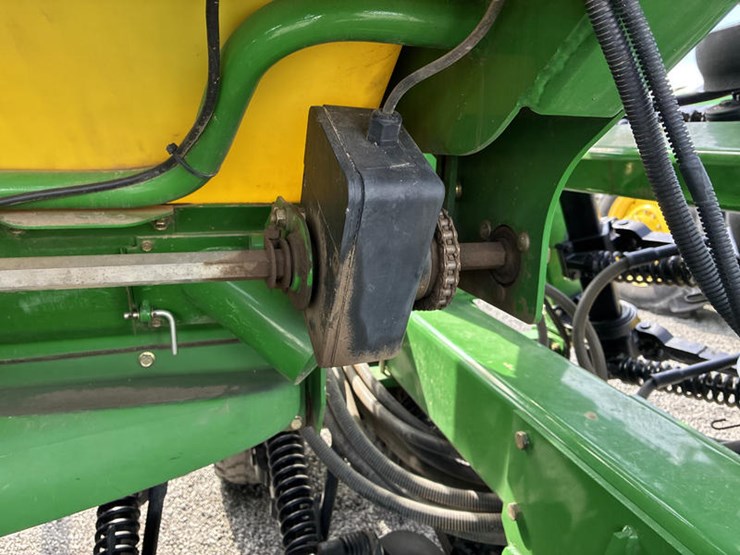 2005-john-deere-1690-image-42