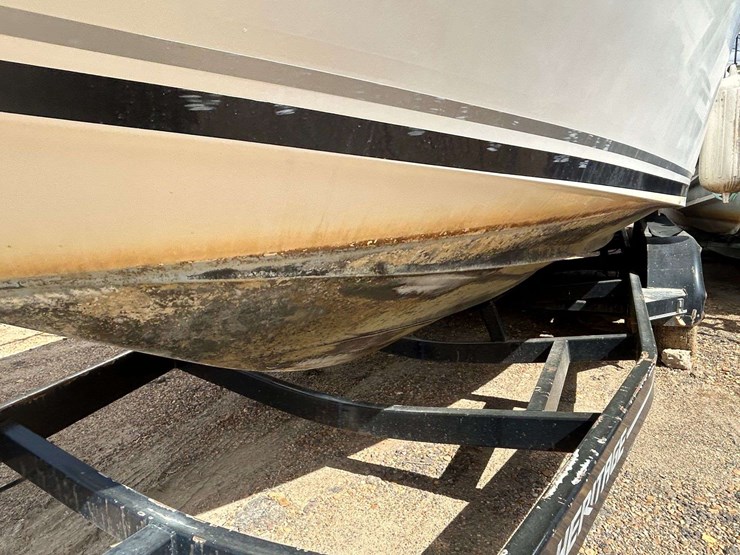 sea-ray-270-sundancer-boat-image-18