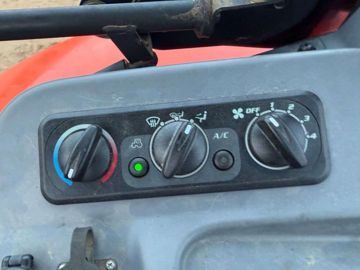 2018-kubota-m6-141-image-35