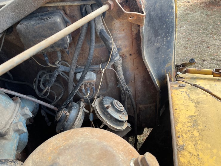 1963-mack-b61-image-32