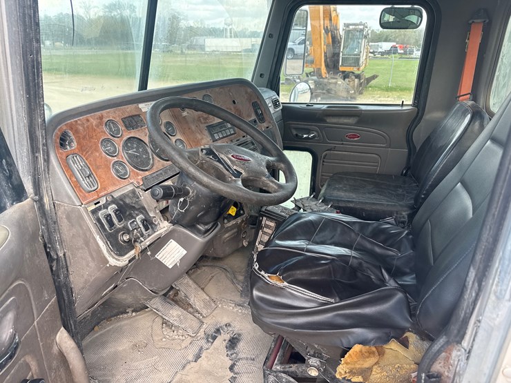 2006-peterbilt-357-image-15