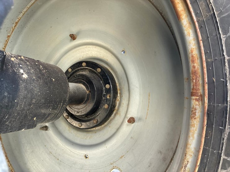 2011-case-ih-magnum-315-image-56