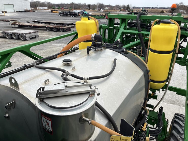 2021-john-deere-r4030-image-78