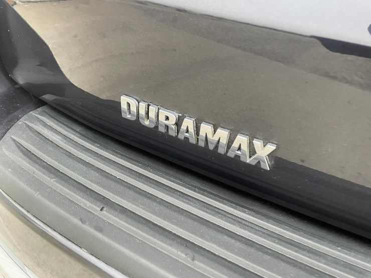 2023-chevrolet-tahoe-image-24