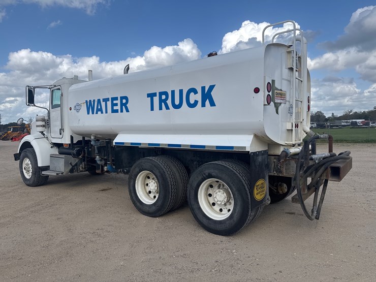 2006-peterbilt-357-image-2