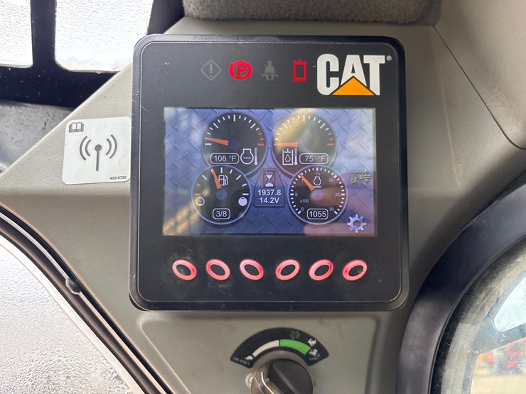 2015-caterpillar-299d-image-13