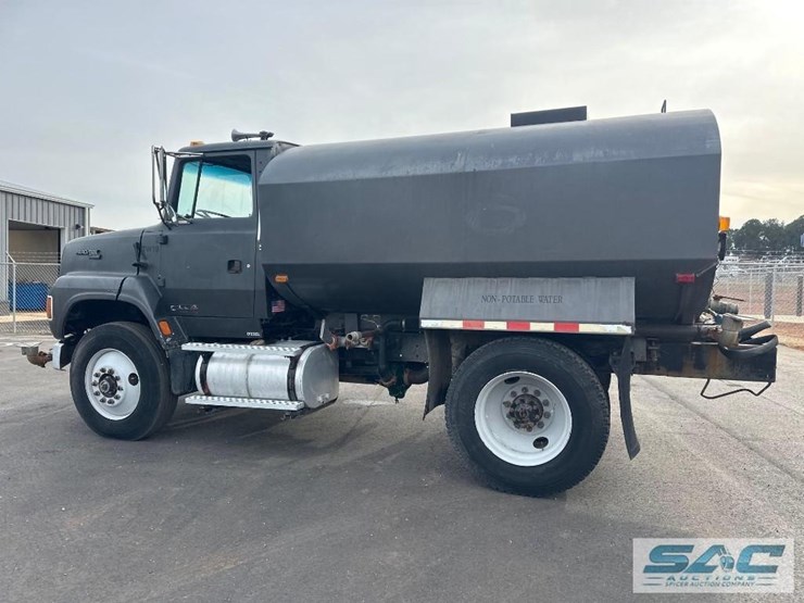 1994-ford-l9000-image-9