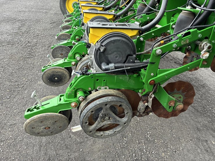 2019-john-deere-1775-image-88