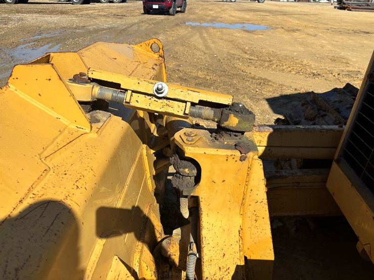 2005-caterpillar-d5g-xl-image-43