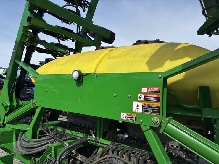 2005-john-deere-1690-image-68