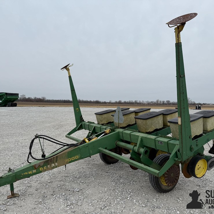 JOHN DEERE 7000
