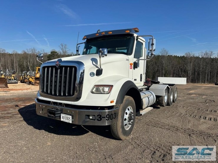 2017-international-hx620-image-2