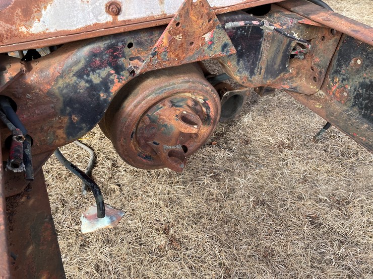 #4208-•-mack-truck-cab-and-chassis-frame-image-15