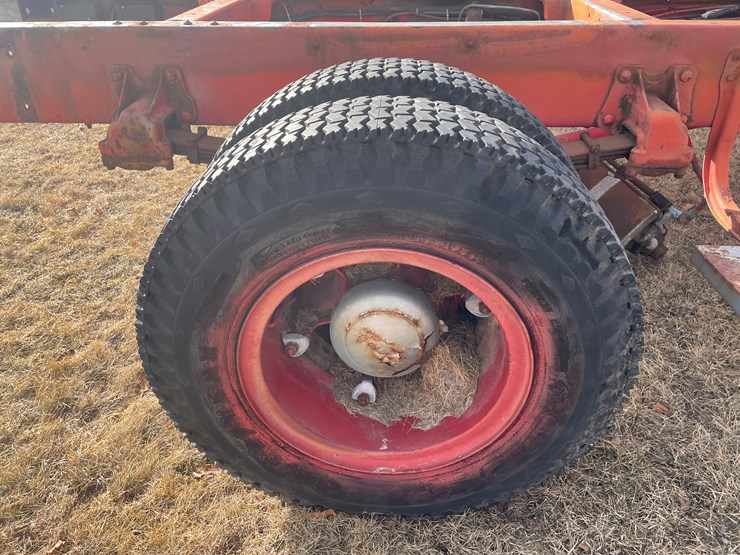 #4206-•-1951-mack-fire-truck-cab-and-chassis,-(no-title)-image-13