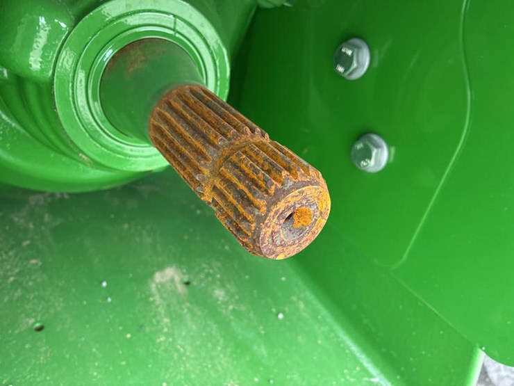 2025-john-deere-9r-590-image-33