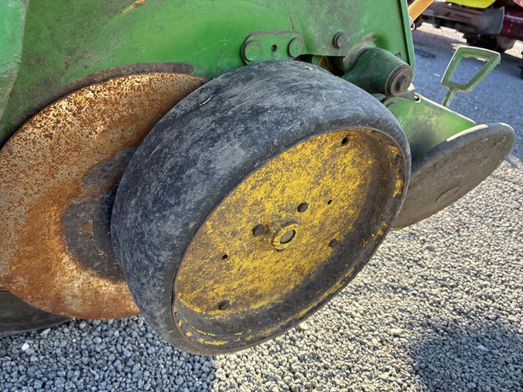 john-deere-7200-image-28