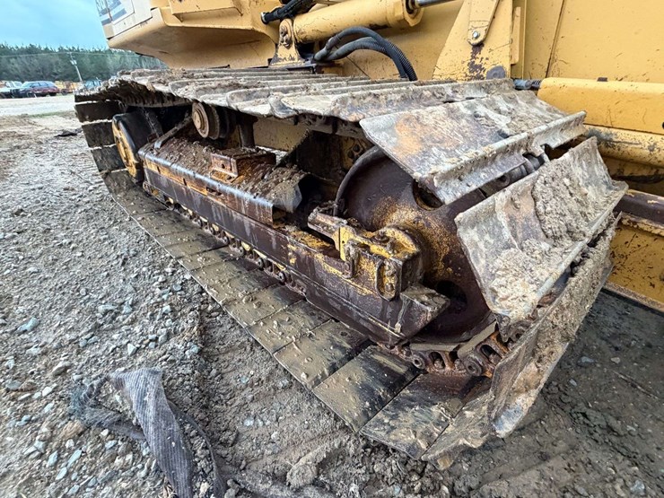2007-caterpillar-d3g-lgp-image-26