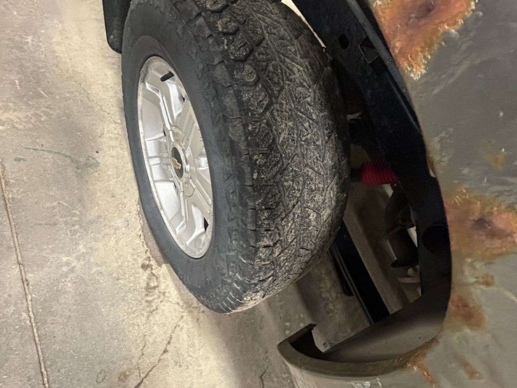 2013-chevy-silverado-lt-z71-pick-up-truck-image-9