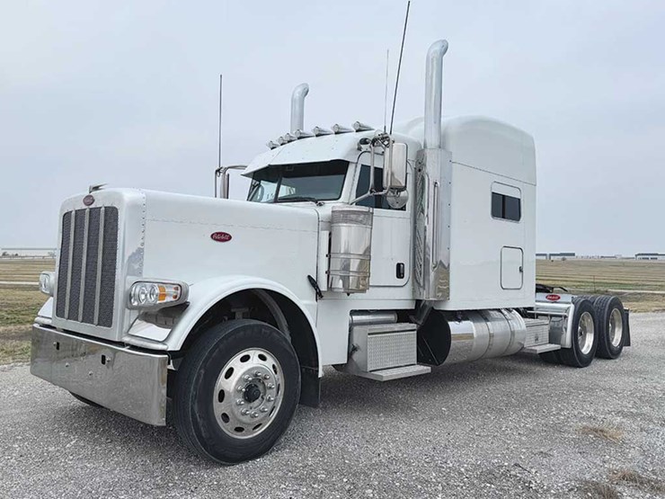 2024-peterbilt-389-image-1