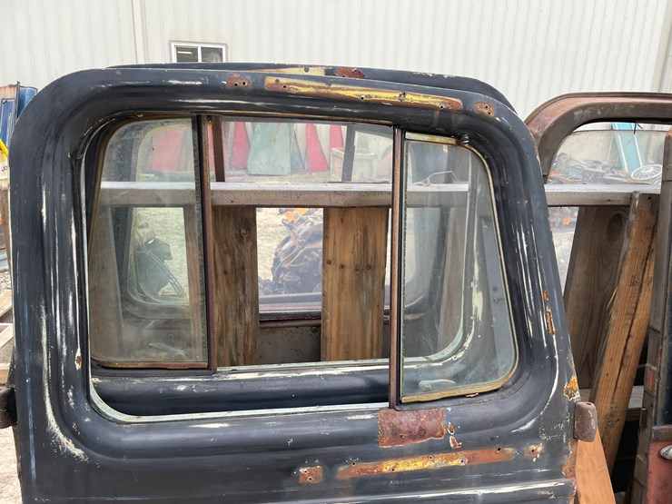 #4408-•-pair-of-mack-l-model-vintage-truck-doors-image-2