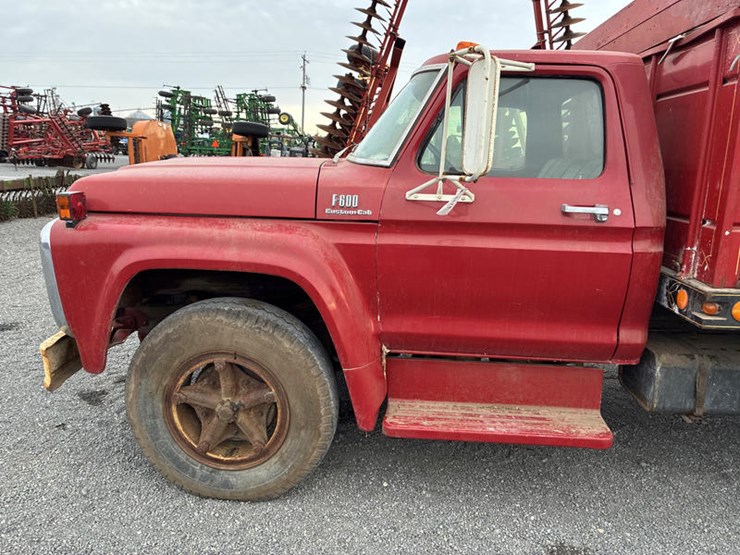 1975-ford-f600-image-29