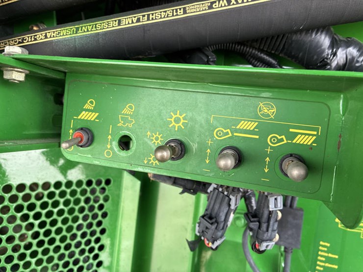 2004-john-deere-9660-sts-image-60