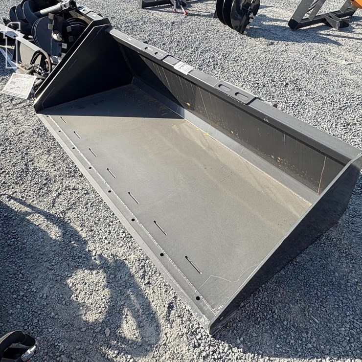 WOLVERINE 84" BUCKET