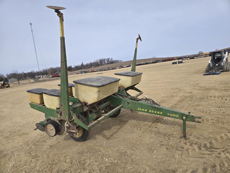 john-deere-7000-image-11