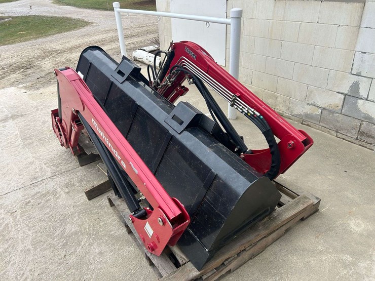 mahindra-2665cl-front-loader-image-5