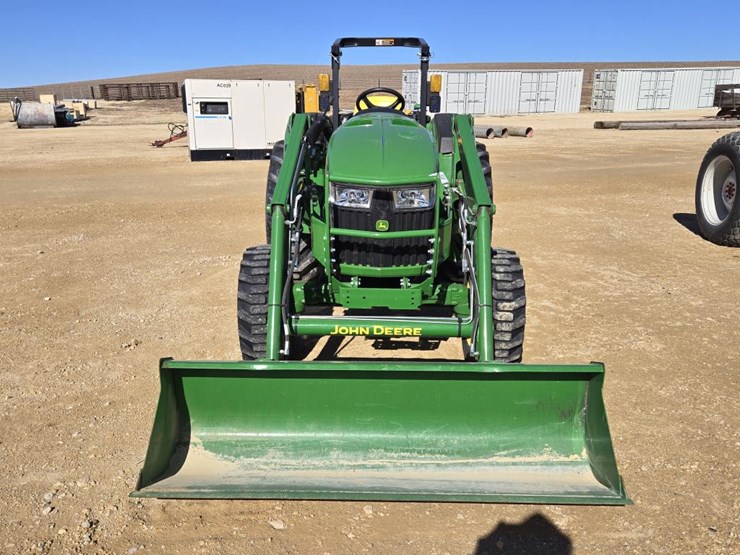 john-deere-4052m-image-14