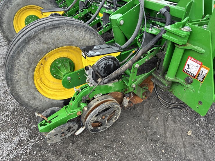 2019-john-deere-1775-image-19